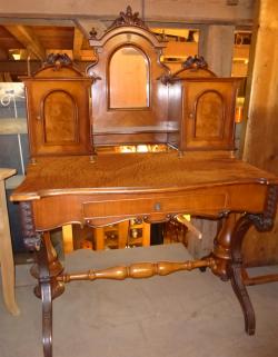 Antiker Schreibtisch / Damenschreibtisch, Nussbaum (Antiker Schminktisch)